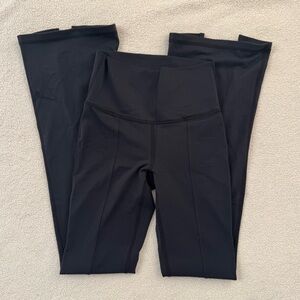 Aritzia TnaLIFE™ Atmosphere Split Hi-Rise Flare Legging Black Xs